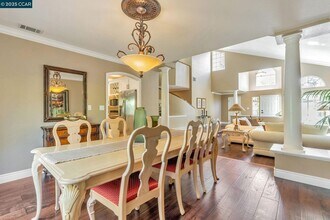 668 Sun Tree Ct in Danville, CA - Building Photo - Building Photo