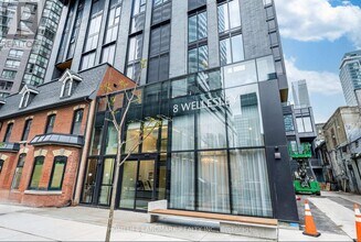 8-4708 Wellesley St W in Toronto, ON - Building Photo - Building Photo