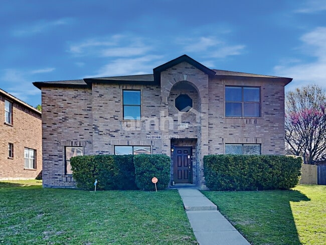 property at 304 Sandlewood Ln