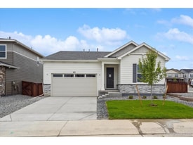 610 Douglas Fir Pl in Johnstown, CO - Building Photo