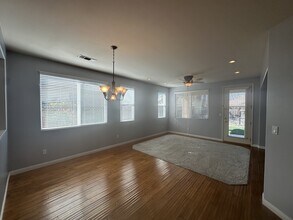 11714 Morgan Hill Dr in Bakersfield, CA - Building Photo - Building Photo