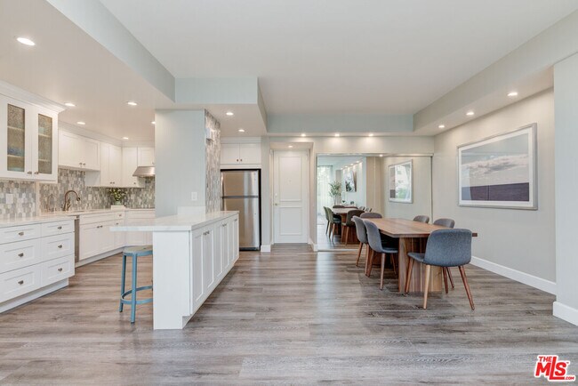 property at 10433 Wilshire Blvd