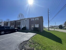 121 Scenic Pk Pl in Bristol, VA - Building Photo