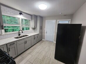 2689 Collier Dr NW in Atlanta, GA - Building Photo - Building Photo