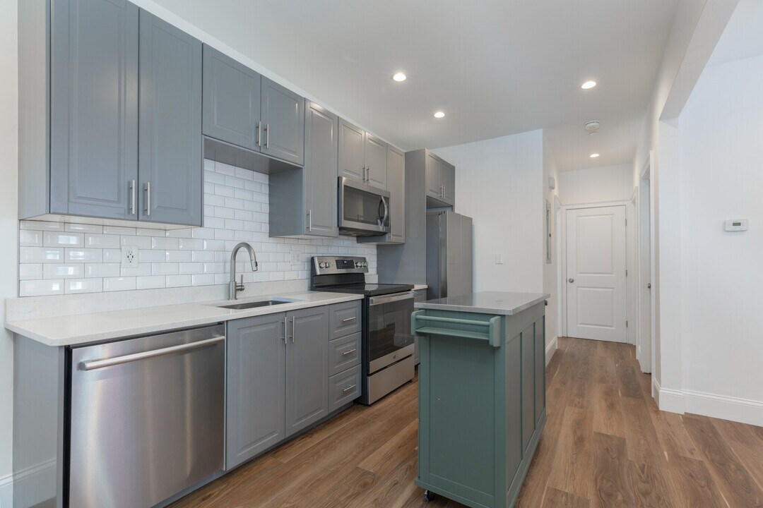 143 E Cottage St, Unit 2 in Boston, MA - Building Photo