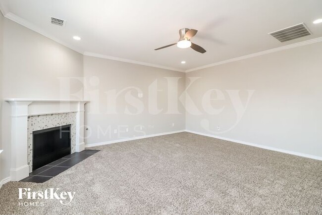 3805 Whisper Hollow Way in Fort Worth, TX - Building Photo - Building Photo