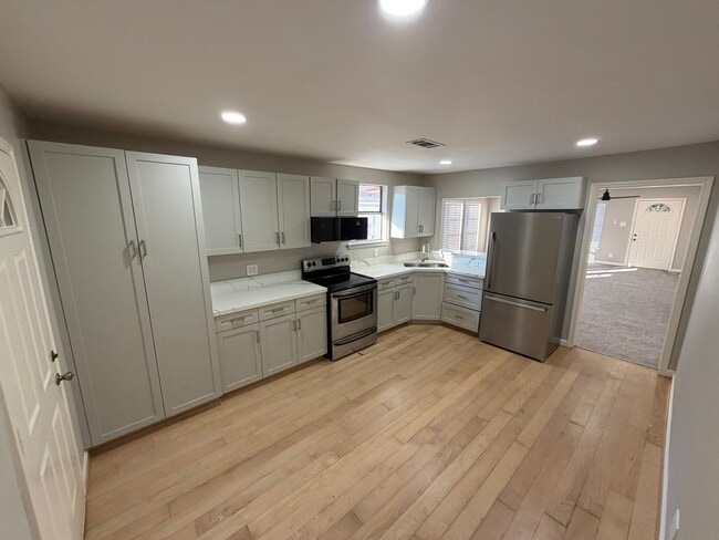 1554 Scharpe St in Houston, TX - Building Photo - Building Photo