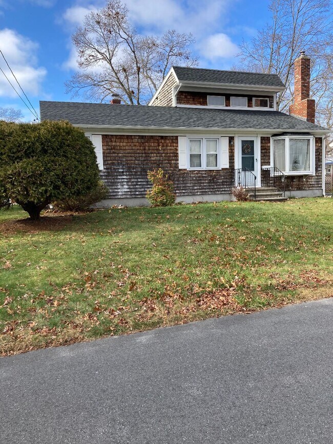 9 Forest Ave Rentals in Riverside, RI