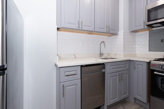 508 W Belmont in Chicago, IL - Building Photo - Building Photo