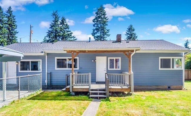 7216 Beverly Ln in Everett, WA - Building Photo - Building Photo