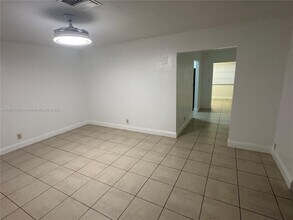 7205 NW 76th Pl in Tamarac, FL - Building Photo - Building Photo