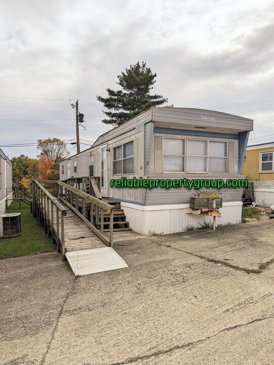 5614 W Cook Rd in Fort Wayne, IN - Building Photo
