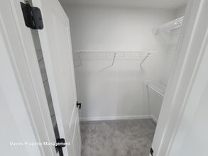 7122 Chivers Cl SW in Edmonton, AB - Building Photo - Building Photo