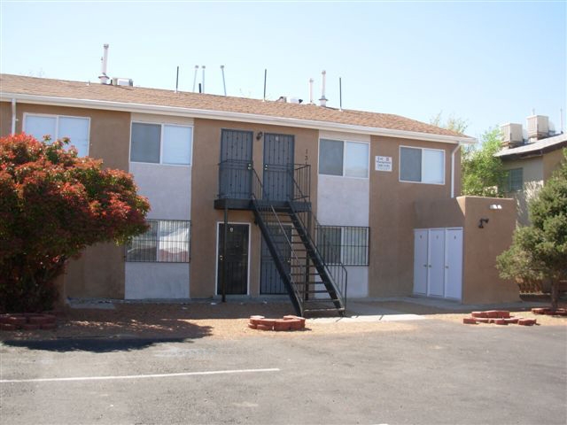 131 Garcia St NE in Albuquerque, NM - Building Photo - Building Photo