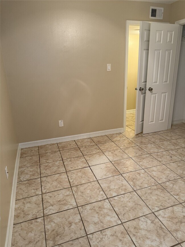 property at 712 Memorial Mews St