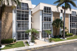 3040 NE 16th Ave, Unit River Shore in Oakland Park, FL - Building Photo