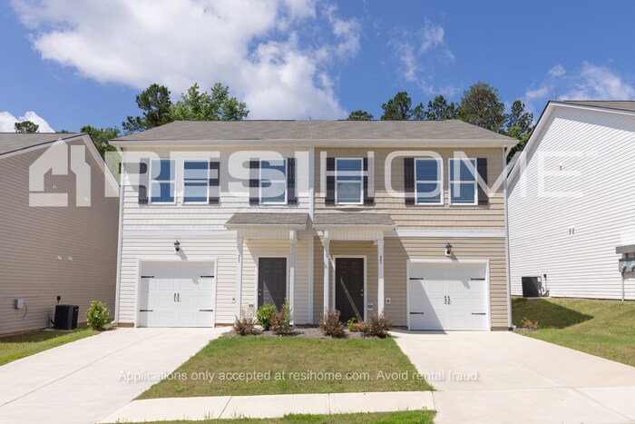 435 Oakwood Dr NW in Milledgeville, GA - Building Photo
