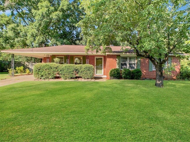 319 31st Pl E