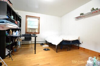 42 Gardner St, Unit 3 in Boston, MA - Building Photo - Building Photo