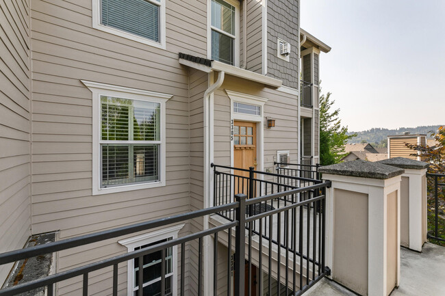 3305 Summerlinn Dr in West Linn, OR - Foto de edificio - Building Photo