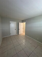 325 NW 15th St in Pompano Beach, FL - Building Photo - Building Photo