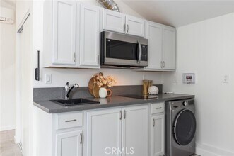 5423 Shoup Ave in Los Angeles, CA - Building Photo - Building Photo
