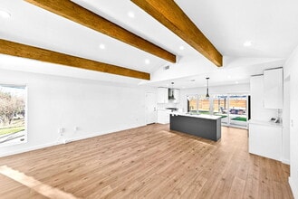 3302 Norwood Hill Rd in Austin, TX - Foto de edificio - Building Photo