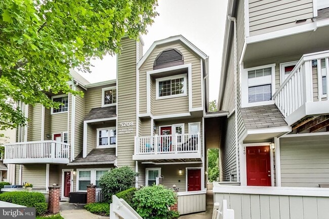 5708 Chapman Mill Dr in North Bethesda, MD - Building Photo - Building Photo