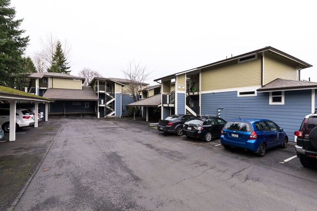 7581 Old Redmond Rd in Redmond, WA - Building Photo - Building Photo