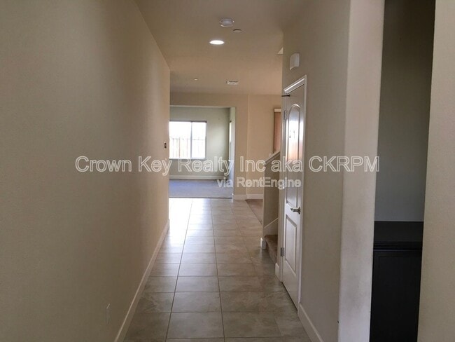 457 W Aventino Ave in Mountain House, CA - Building Photo - Building Photo