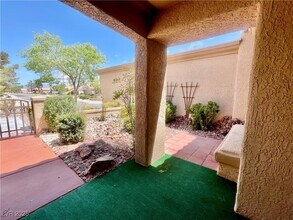 9929 Hemet Dr in Las Vegas, NV - Building Photo - Building Photo