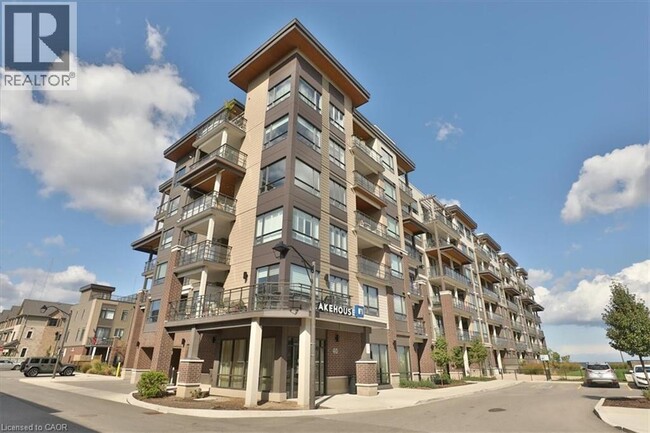 property at 40 Esplanade Ln