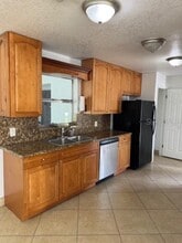 19984 Midway Blvd in Port Charlotte, FL - Building Photo - Building Photo