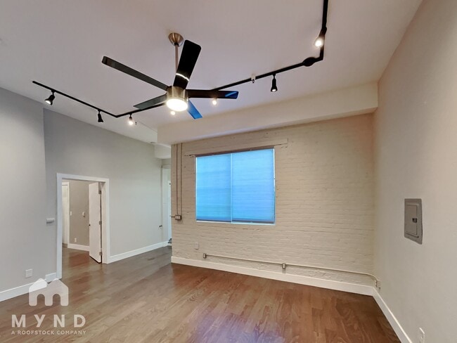 958 28th St, Unit 1416 in Oakland, CA - Foto de edificio - Building Photo