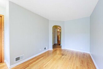 5557 S Kildare Ave in Chicago, IL - Building Photo - Building Photo