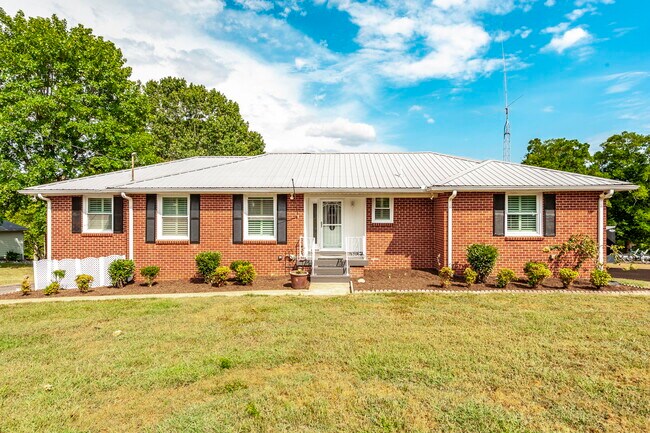 194 Roberta Dr in Hendersonville, TN - Building Photo - Building Photo