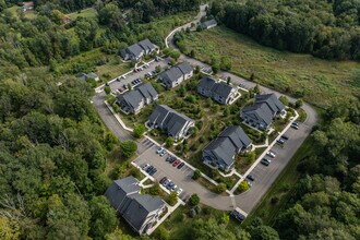 Bridleside Apartments in North Salem, NY - Foto de edificio - Building Photo