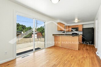 3207 Carson St in Aurora, CO - Foto de edificio - Building Photo