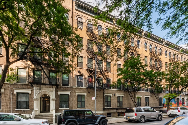 111-117 E 100th St