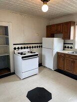 74 Otis St, Unit 2R in Cambridge, MA - Building Photo