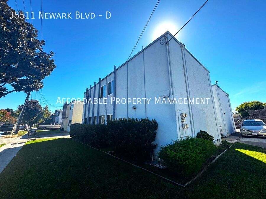 35511 Newark Blvd in Newark, CA - Building Photo