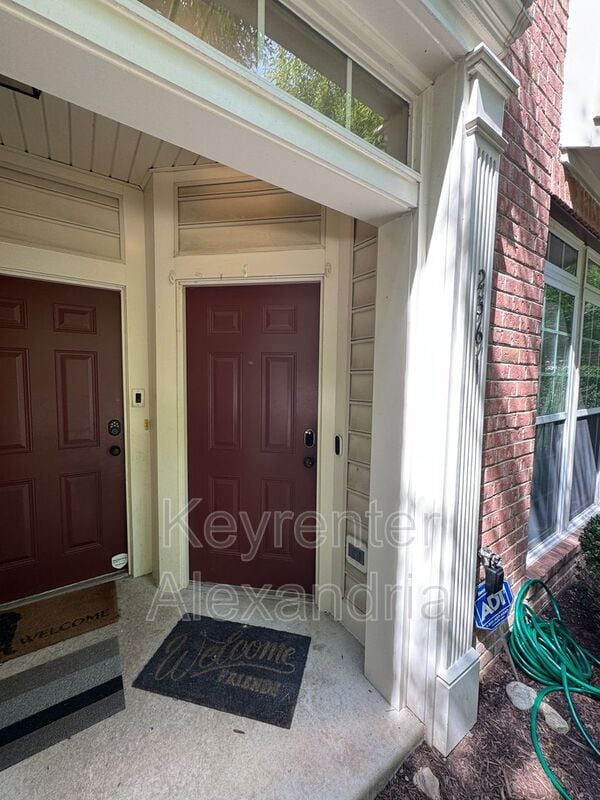 2561 Eastbourne Dr in Leesylvania, VA - Building Photo - Building Photo