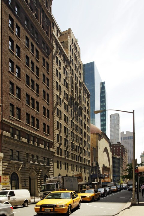 145 W 55th St in New York, NY - Foto de edificio