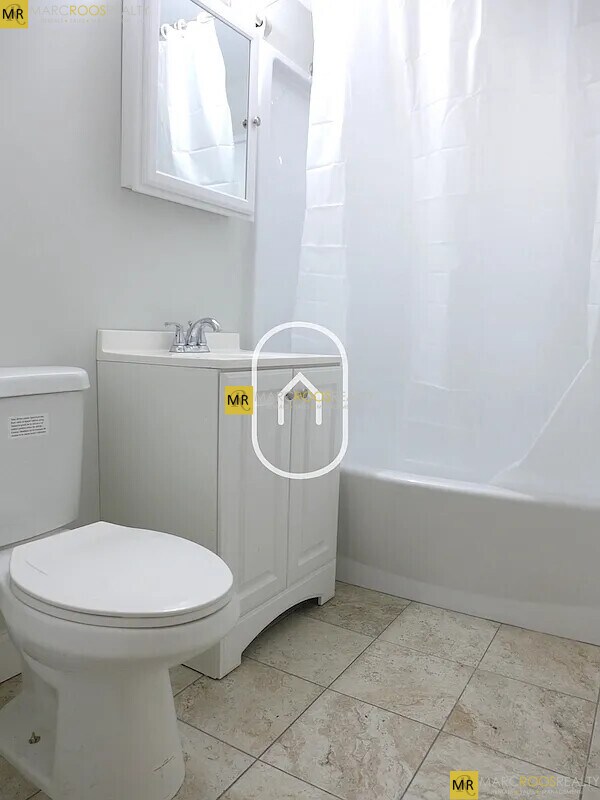 property at 39 E Springfield St