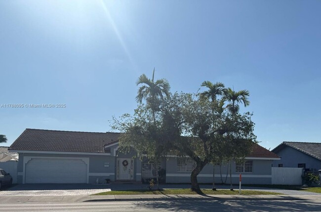 2840 SW 137th Ave in Miami, FL - Building Photo - Building Photo