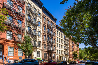 7 W 103rd St in New York, NY - Building Photo - Building Photo