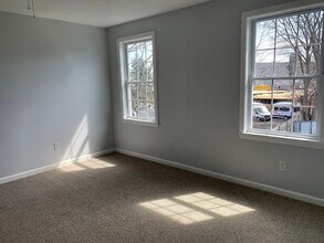 170 Lawrence St in Fall River, MA - Building Photo - Building Photo