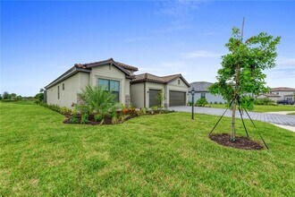 16464 Whale Grey Pl in Bradenton, FL - Building Photo - Building Photo