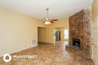 1014 Brookhaven Dr in Lancaster, TX - Building Photo - Building Photo