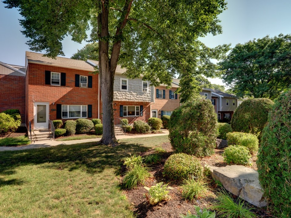 Tammy Brook Apartments in Weymouth, MA - Building Photo